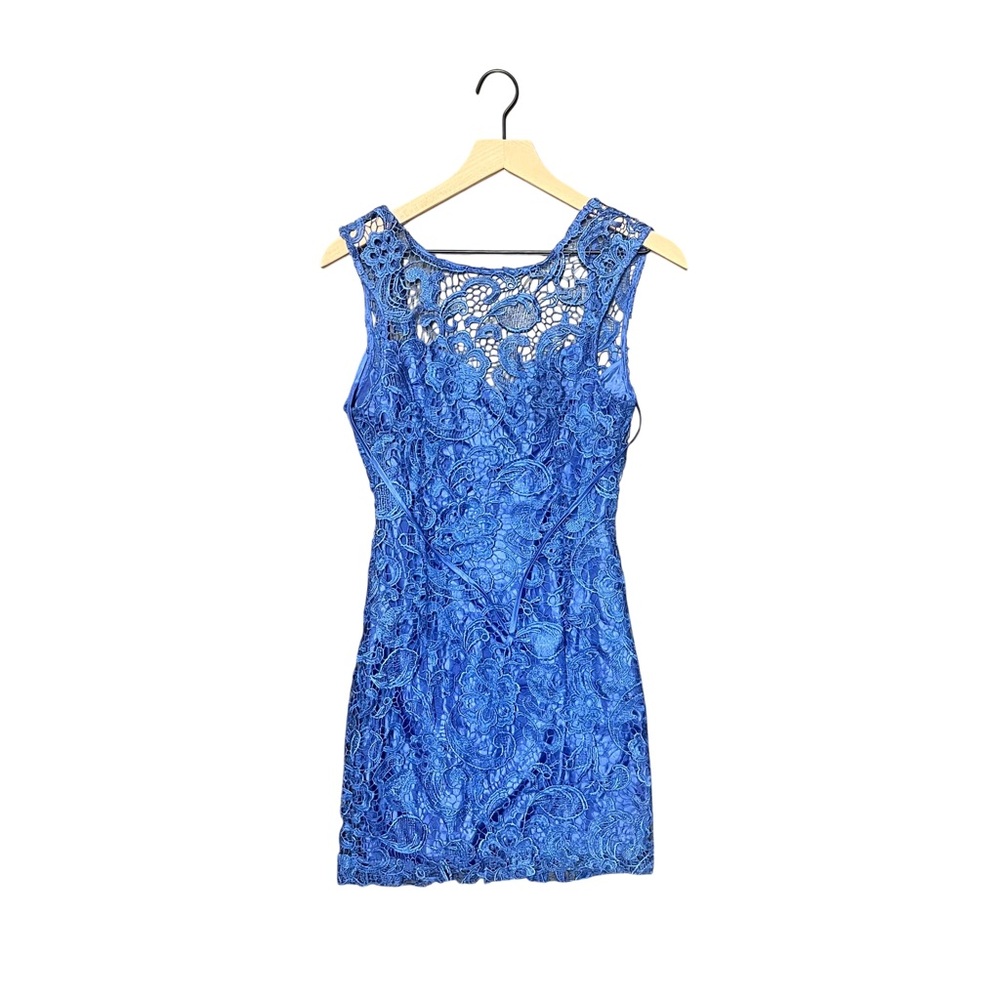 Oxford Circus lace minidress 🦋✨